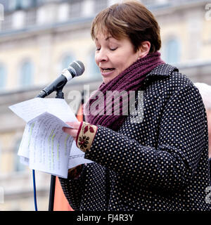 London, UK, 27/02/2016 : Stop Trident Mars & Rally. Photo : Caroline Lucas MP, le Parti Vert parle à la manifestation. Photo par Julie Edwards Banque D'Images