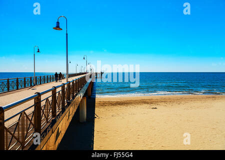 Tonfano pier vue sur la plage Banque D'Images