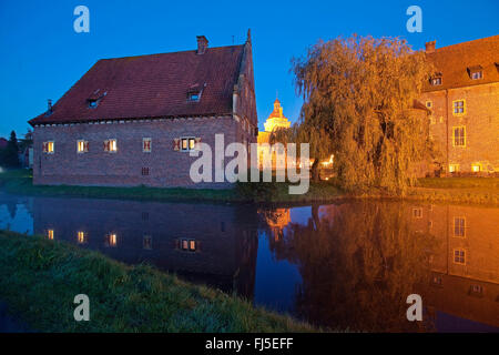 Weisenheim château dans la soirée, l'Allemagne, en Rhénanie du Nord-Westphalie, région de Münster, Teltow Banque D'Images