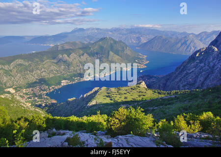 Vue du col de Lovcen à la baie de Kotor, Monténégro Banque D'Images