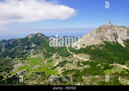 Vue depuis Jezerski Vrh à Stirovnik dans la montagne de Lovcen, le Monténégro, le parc national de Lovcen Banque D'Images