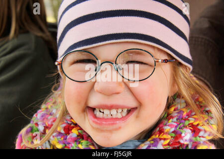 Happy little girl, portrait d'un enfant Banque D'Images