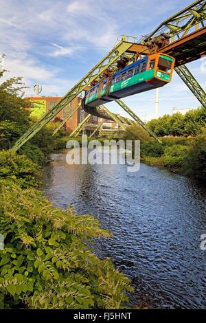 La suspension de Wuppertal au-dessus de la rivière Wupper, Allemagne, Rhénanie du Nord-Westphalie, région du Bergisches Land, à Wuppertal Banque D'Images