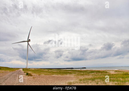 Éolienne à la côte de la mer du Nord, au Danemark Banque D'Images