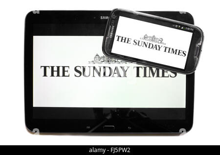 Le logo de The Sunday Times newspaper apparaissant sur les écrans d'une tablette et un smartphone. Banque D'Images