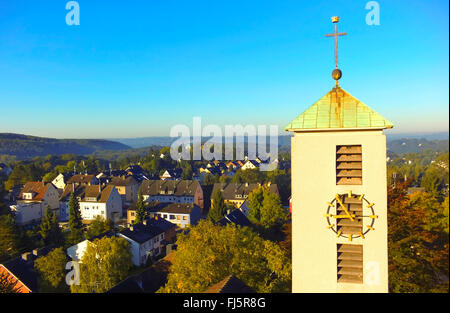 Vue aérienne pour le clocher de l'église de la paix, Friedenskirche, Allemagne, Rhénanie du Nord-Westphalie, Ruhr, Witten Banque D'Images