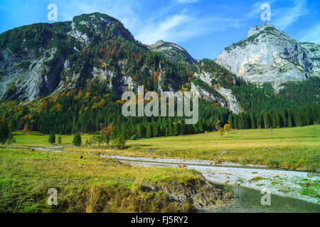 Grosser Ahornboden alpage dans les montagnes du Karwendel, l'Autriche, le Tyrol Banque D'Images