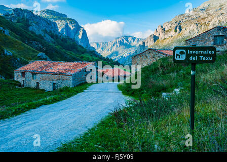 De Invernales Texu, des cabanes de bergers utilisés pendant les longs hivers dans les Picos de Europa lorsque les bovins jusqu'à plus d'une hauteur modérée Banque D'Images