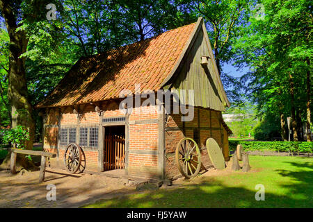 Ancienne grange d'une ferme, d'ALLEMAGNE, Basse-Saxe, Ammerland Banque D'Images