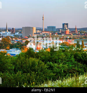 Panorama de la ville avec Florian Tower, Tour de la télévision de Dortmund, en Allemagne, en Rhénanie du Nord-Westphalie, Ruhr, Dortmund Banque D'Images