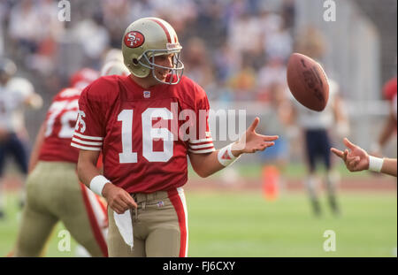 Joe Montana, star quarterback of the San Francisco Forty Niners and NFL  Hall of Famer - unique photo Stock Photo - Alamy