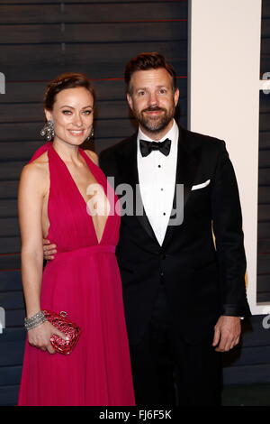 Beverly Hills, Los Angeles, États-Unis. 28 Février, 2016. L'actrice Olivia Wilde et Jason Sudeikis assister à la Vanity Fair Oscar Party à Wallis Annenberg Center for the Performing Arts à Beverly Hills, Los Angeles, États-Unis, 28 février 2016. Photo : Hubert Boesl/dpa/Alamy Live News Banque D'Images