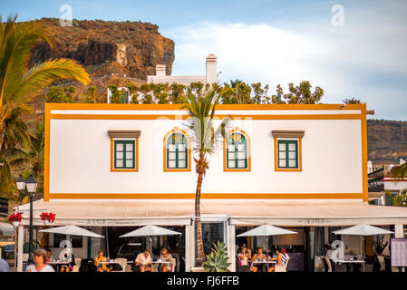 Fataga, Gran Canaria island, Espagne - Décembre 08, 2015 : Boutique de souvenirs en maison canarienne traditionnelle dans village touristique sur Fataga Banque D'Images