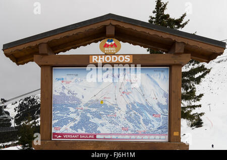 COURCHEVEL, FRANCE-jan.09 : rhodos pente de ski fait partie d e trois vally resort le 9 janvier 2011 à Courchevel, F Banque D'Images