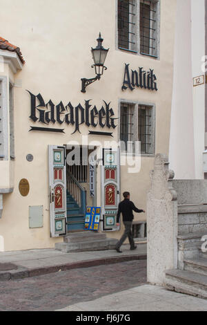 Pharmacie Raeapteek (vieille ville) dans la vieille ville, Tallinn, Estonie Banque D'Images