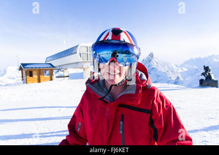 MERIBEL, FRANCE - Jan 10, 2011 : profitez d'une journée ensoleillée à la Saulire station de ski,le 10 janvier 2011 à Meribel, France. Le sk Banque D'Images