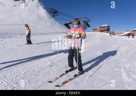 MERIBEL, FRANCE - Jan 10, 2011 : profitez d'une journée ensoleillée à la Saulire station de ski,le 10 janvier 2011 à Meribel, France. Le sk Banque D'Images