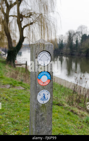 Panneau pour les promeneurs sur la Severn Way à Stourport-on-Severn, Worcestershire Banque D'Images