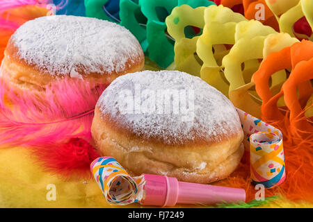 Krapfen ou Berliner Donut Donuts Décoration festive de carnaval Banque D'Images