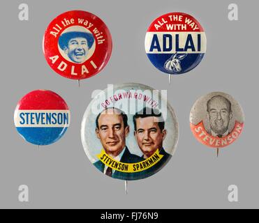 1952 campagne présidentielle américaine de 1956 et boutons pour Adlai Stevenson -John Stevenson 1952 Sparkman était colistier à la vice-présidence. Banque D'Images