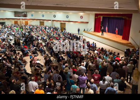 Partisans remplir la pièce comme candidat présidentiel républicain Ted Cruz prend la parole à un rassemblement de campagne à San Antonio (Texas) Banque D'Images