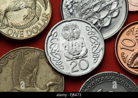 Coins de la Nouvelle-Zélande. La sculpture maorie de Pukaki représenté dans la Nouvelle-zélande 20 cents pièce. Banque D'Images