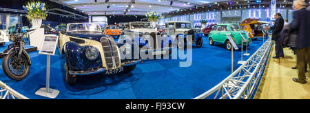 Divers voitures rétro de la marque BMW. Stand de 'Classic'. Vue panoramique. Banque D'Images