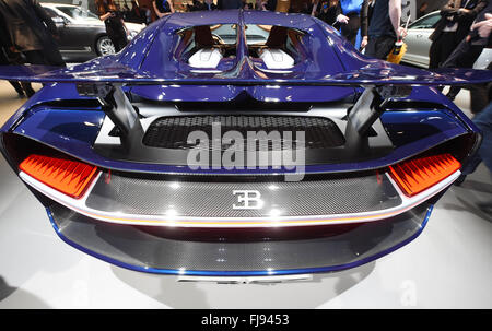 Genève, Suisse. Feb 29, 2016. Une Bugatti Chiron est présenté lors d'un événement d'entreprise de Volkswagen à Genève, Suisse, 29 février 2016. L'événement a lieu avant la première journée des médias de l'International de l'Automobile de Genève. Photo : ULI DECK/dpa/Alamy Live News Banque D'Images