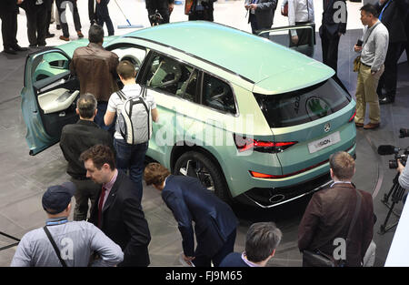 Genève, Suisse. 06Th Mar, 2016. La Skoda Vision S est présenté au cours de la première journée des médias du Salon International de l'Automobile à Genève, Suisse, 01 mars 2016. Le salon se déroulera du 03 au 13 mars 2016. Photo : ULI DECK/dpa/Alamy Live News Banque D'Images