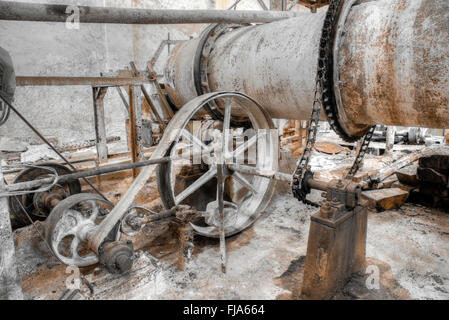 Old rusty style colonial pour l'usine à chaux de meulage Banque D'Images