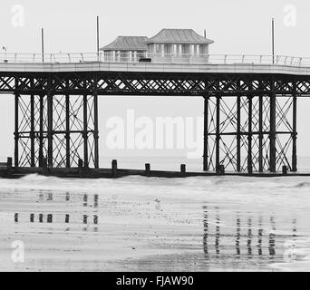 La section centrale de la jetée de Cromer en hiver à Norfolk, Angleterre Royaume-uni Banque D'Images