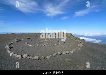 Le cercle de pierres de grande taille sur un plateau volcanique à El Hierro Banque D'Images