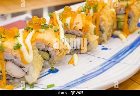 Selective focus, california maki saumon roll Banque D'Images