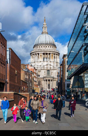 La Cathédrale St Paul de Peter's Hill, London, England, UK Banque D'Images