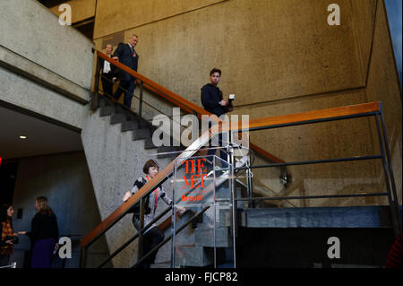 New York, NY, USA ; 01 mars 2016 - Le 1 mars, le Metropolitan Museum of Art a ouvert son nouveau lieu de travail, le rencontré Breuer, à la presse. Installé dans un bâtiment conçu par l'architecte Marcel Breuer pour le Whitney Museum of American Art, du rencontré Breuer sur Madison Avenue et la 75e Rue (près du bâtiment principal du Met) ; mettra en valeur l'expansion du Met l'art moderne et contemporain collection ainsi que des expositions, des résidences d'artistes et de spectacles. La rencontre Breuer ouvre au public le 18 mars. Credit : Terese Loeb Kreuzer/Alamy Live News Banque D'Images