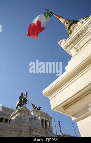 Le Monument Victor Emmanuel (monument), également connu sous le nom de la machine à écrire ou de gâteau de mariage, la Piazza Venezia, Rome, Italie. Banque D'Images