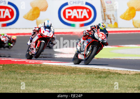 Misano Adriatico, Italie - 21 juin 2015 : Aprilia RSV4 R de Nuova M2 Racing Team, entraîné par Lorenzo SAVADORI Banque D'Images