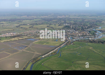 Une large vue de la région autour de seigle et le Château de Camber dans l'East Sussex Banque D'Images