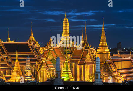 Le Grand Palais et Wat Phra keaw au coucher du soleil, Bangkok, Thaïlande Banque D'Images