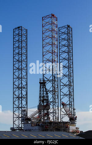 Jack-up rig huile Rowan Stavanger accosté au quai du Prince Charles en cours de maintenance informatique à Dundee, Royaume-Uni Banque D'Images