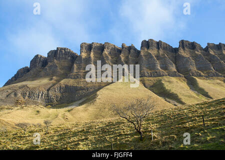 Vue depuis le pied de Benbulben Banque D'Images