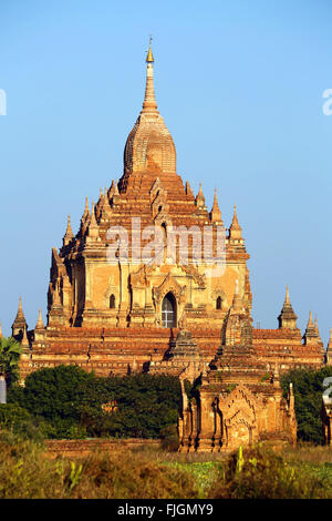 La Pagode Htilominlo Temple sur la plaine de Bagan, Bagan, Myanmar (Birmanie) Banque D'Images