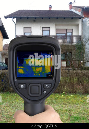 Façade de maison l'analyse thermographique Banque D'Images