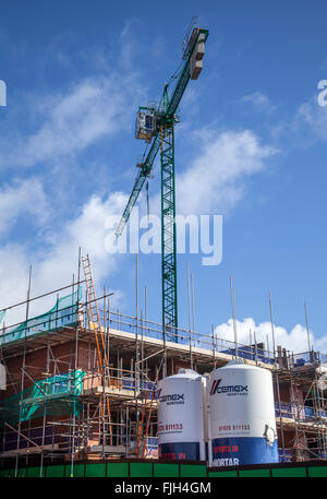 Nouveau développement de maisons de retraite et maisons à Lytham St Annes, nr Blackpool, Royaume-Uni, en cours de construction par McCarthy & Stone. Ils comprennent 36 nouveau style de la marque d'une et deux chambres à coucher des appartements de vie à la retraite sera bientôt disponible à la réservation. La construction est en cours, avec des appartements étant disponibles à l'achat off plan à partir de début 2016. Banque D'Images