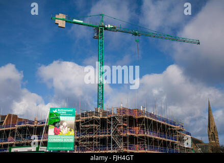 Nouveau développement de maisons de retraite et maisons à Lytham St Annes, nr Blackpool, Royaume-Uni, en cours de construction par McCarthy & Stone. Ils comprennent 36 nouveau style de la marque d'une et deux chambres à coucher des appartements de vie à la retraite sera bientôt disponible à la réservation. La construction est en cours, avec des appartements étant disponibles à l'achat off plan à partir de début 2016. Banque D'Images