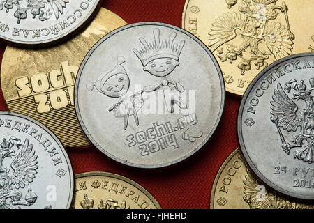 Coins de la Russie. Les mascottes des Jeux paralympiques d'hiver de Sotchi 2014 représenté dans la pièce commémorative russe rouble 25. Banque D'Images