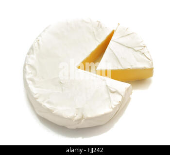 Morceau de fromage isolé sur fond blanc Banque D'Images