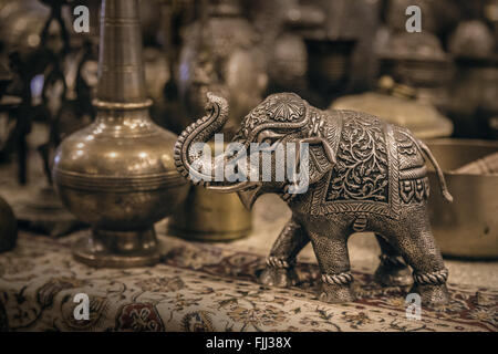 Close-up détaillé figurine éléphant en métal. Banque D'Images