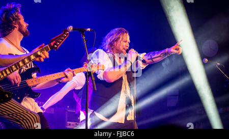 Nathan James de peu glorieuse au chant Banque D'Images