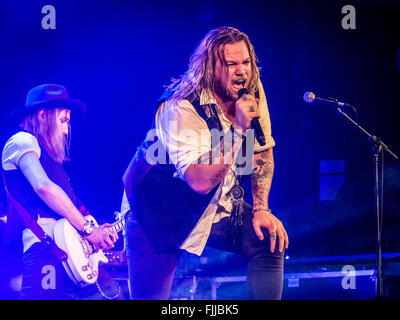 Nathan James de peu glorieuse au chant Banque D'Images